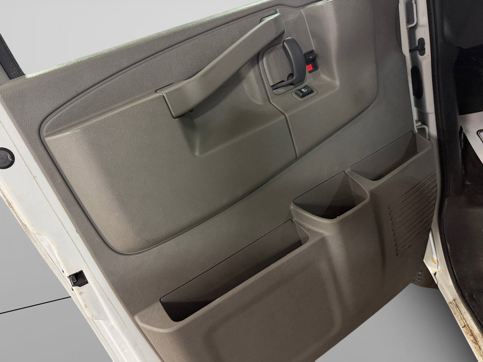 Used 2017 Chevrolet Express 3500 LT w/ LT Preferred Equipment Group RWD image 15