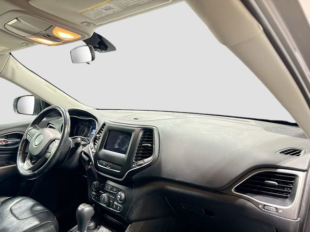 Used 2019 Jeep Cherokee Latitude Plus w/ Cold Weather Group image 27