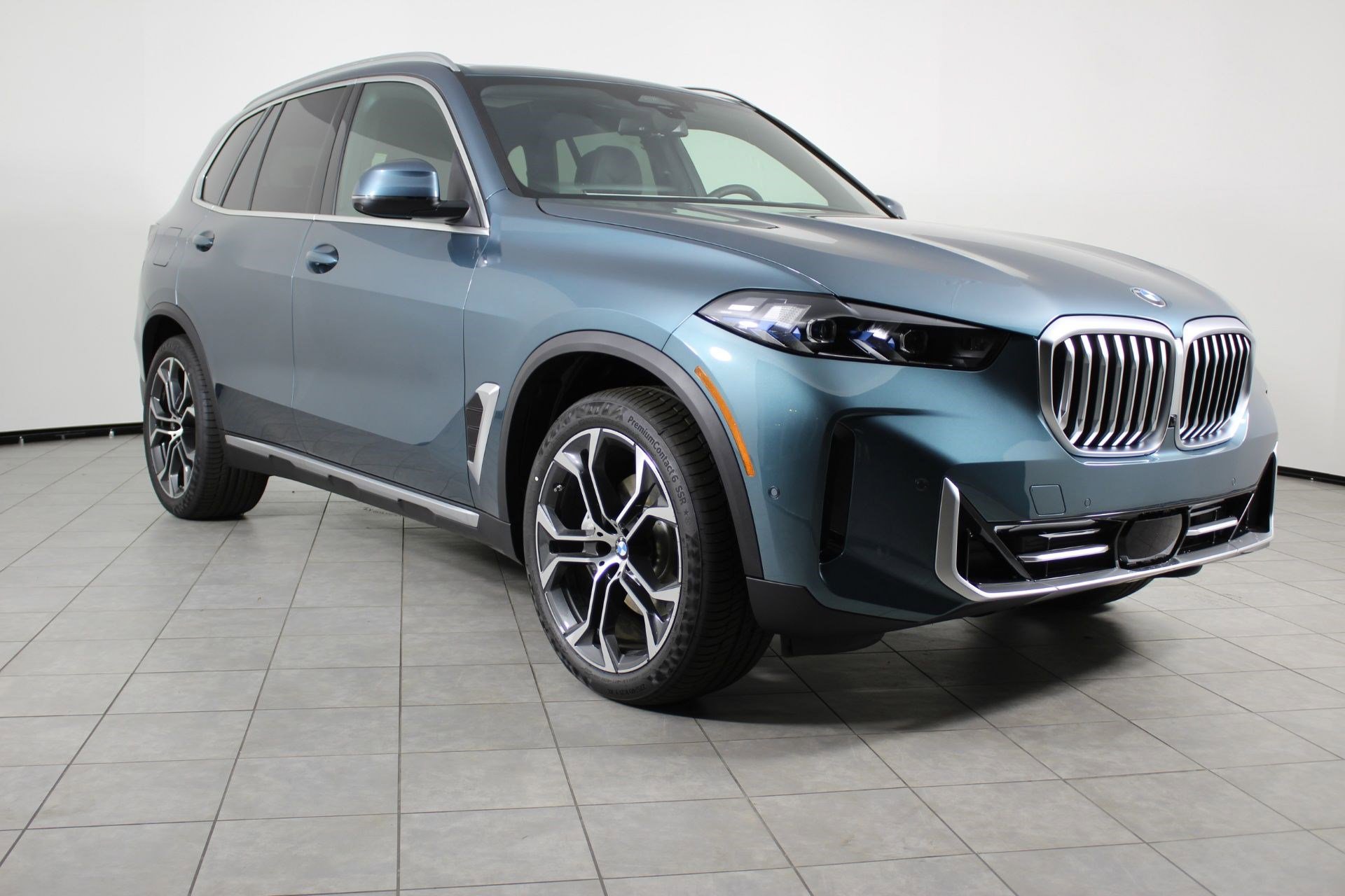 New 2026 BMW X5 xDrive40i w/ Climate Comfort Package AWD/4WD image 7