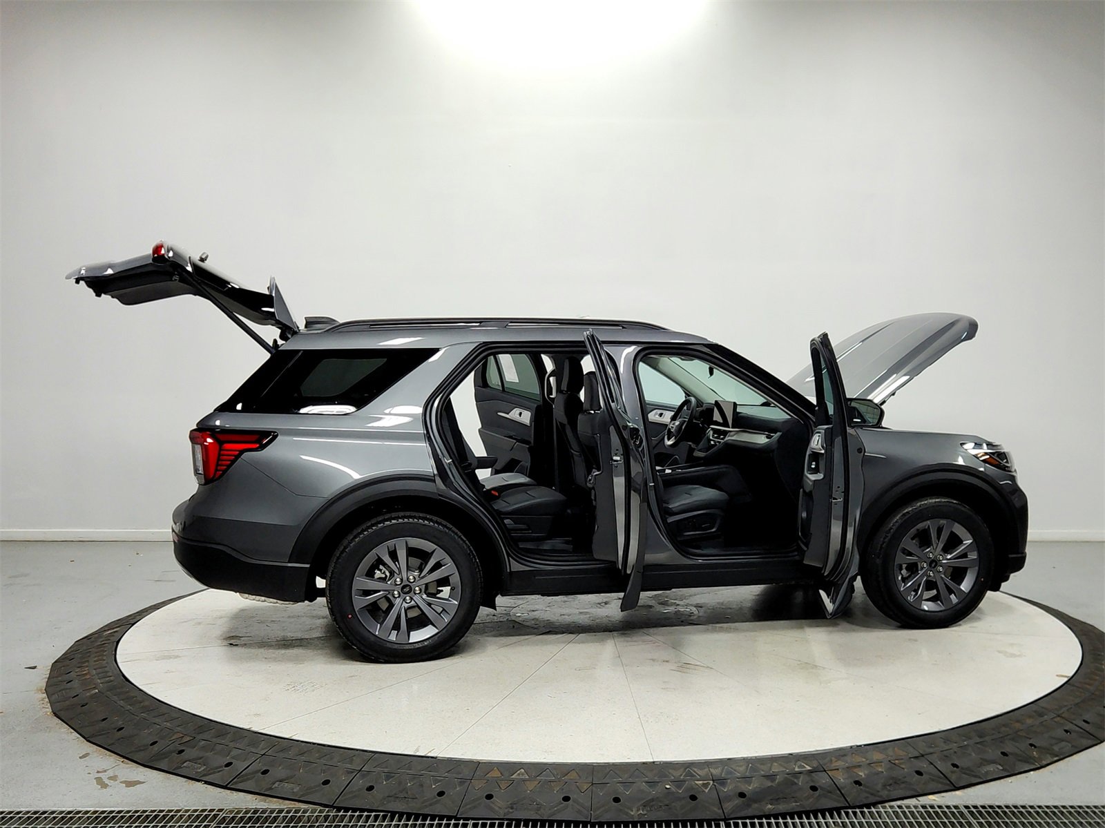 New 2026 Ford Explorer Active image 16