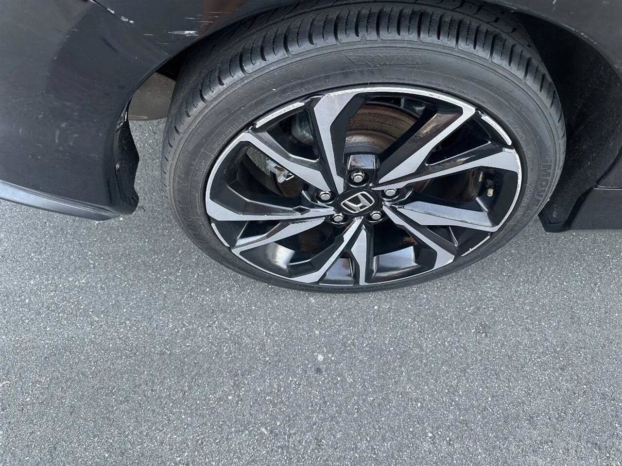 Used 2018 Honda Civic Si image 11