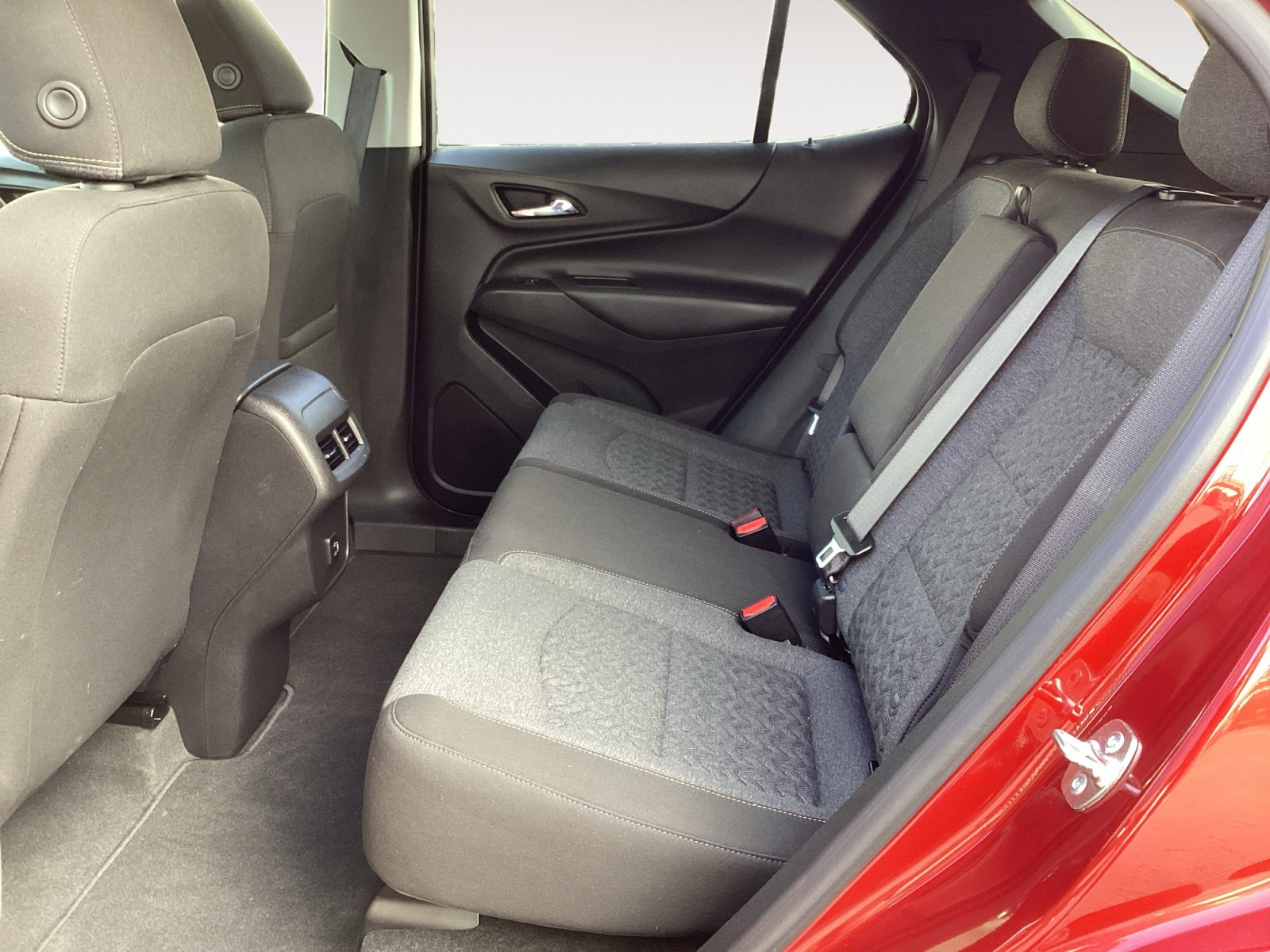 Used 2024 Chevrolet Equinox LT image 28