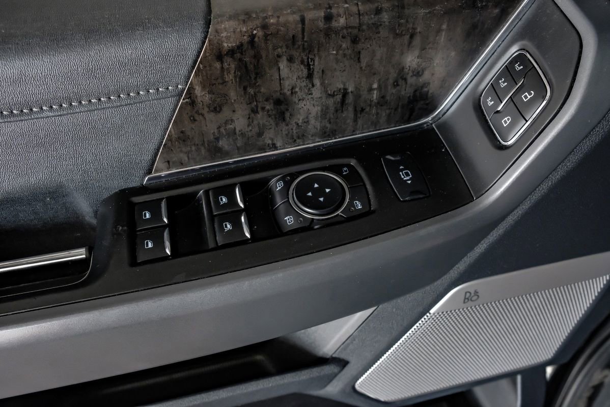 Used 2023 Ford F250 Lariat w/ Black Appearance Package image 45