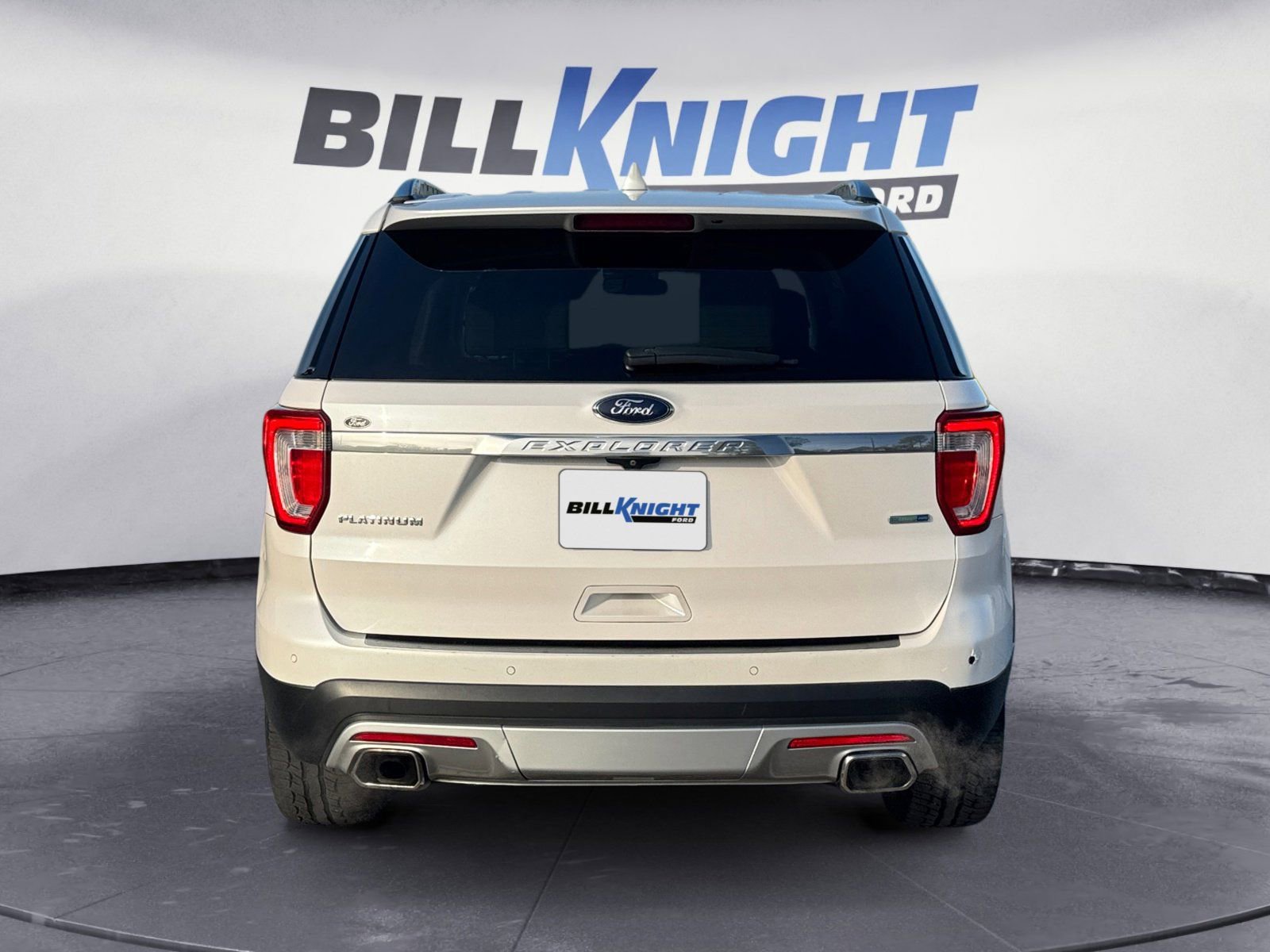 Used 2017 Ford Explorer Platinum image 4