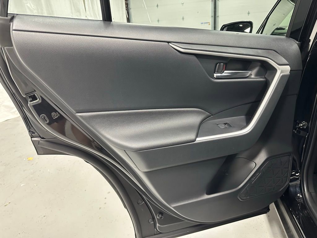 Used 2025 Toyota RAV4 XLE image 30