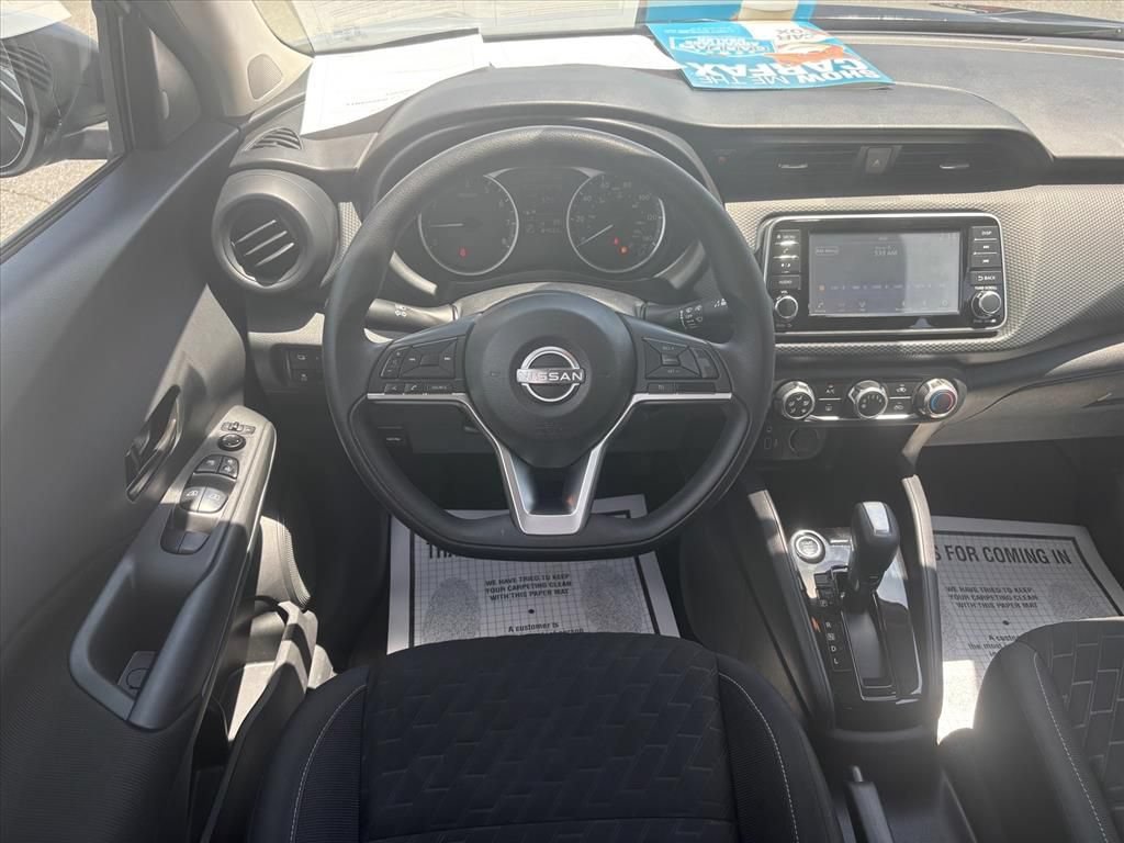 Used 2022 Nissan Kicks S FWD image 3
