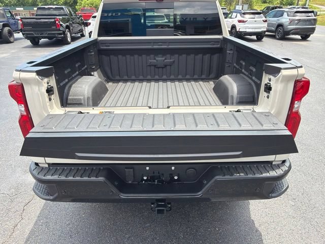 Used 2026 Chevrolet Silverado 1500 ZR2 AWD/4WD image 9