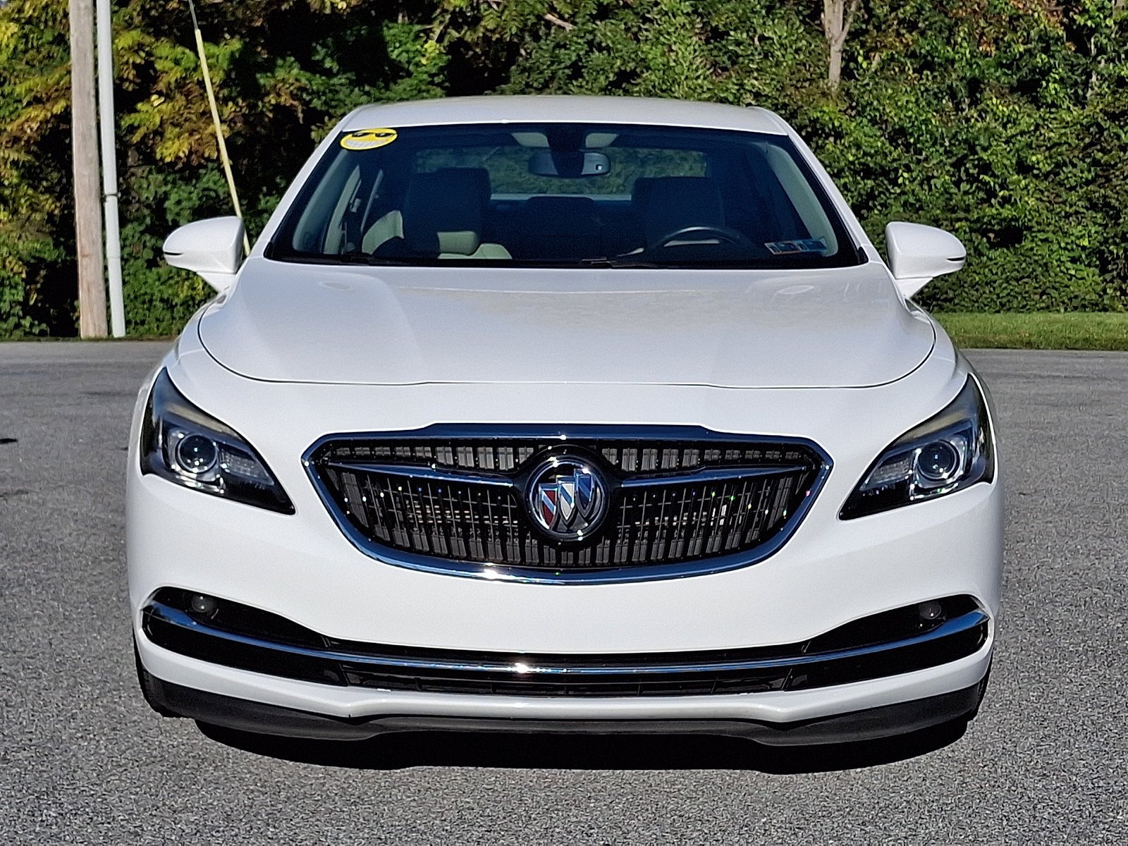 Used 2017 Buick LaCrosse Preferred FWD image 2