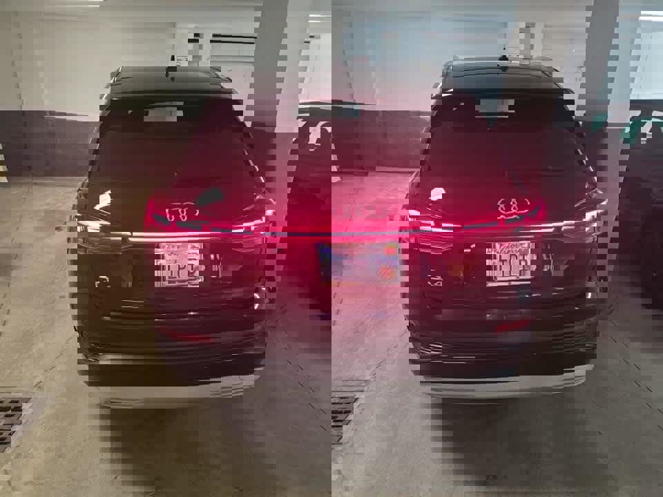 Used 2023 Audi Q4 e-tron Premium Plus w/ Premium Plus RWD image 5