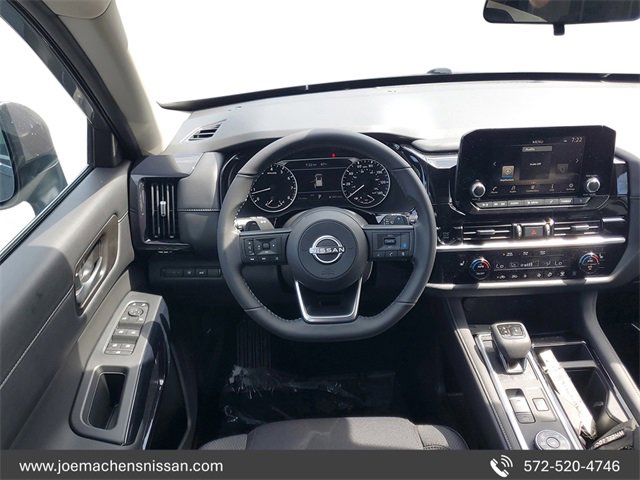 New 2025 Nissan Pathfinder SV w/ Black Appearance Package image 13