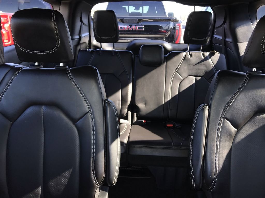 Used 2025 Chrysler Pacifica Select image 22