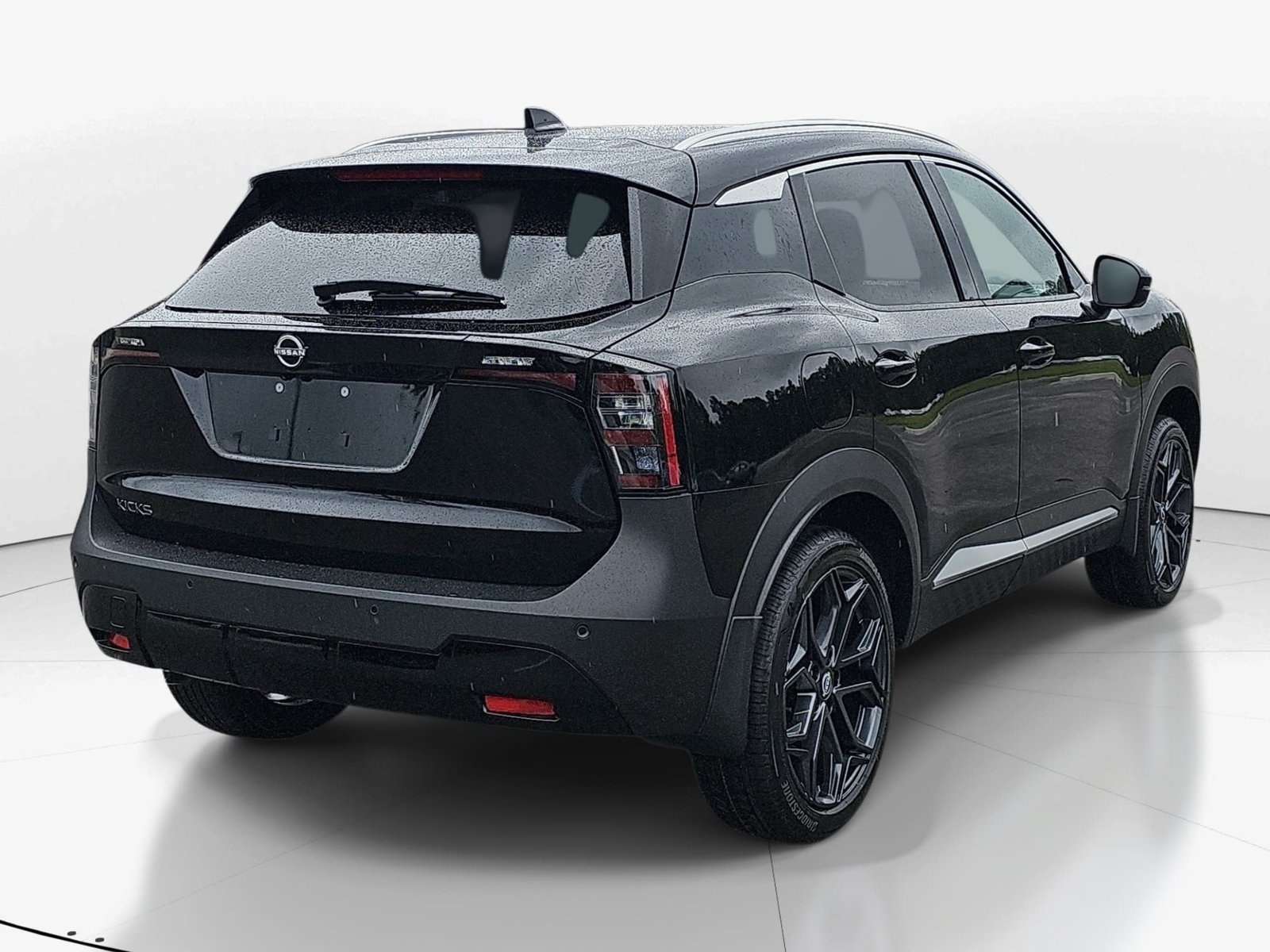 New 2027 Nissan Kicks SR w/ Cold Weather Package FWD image 6