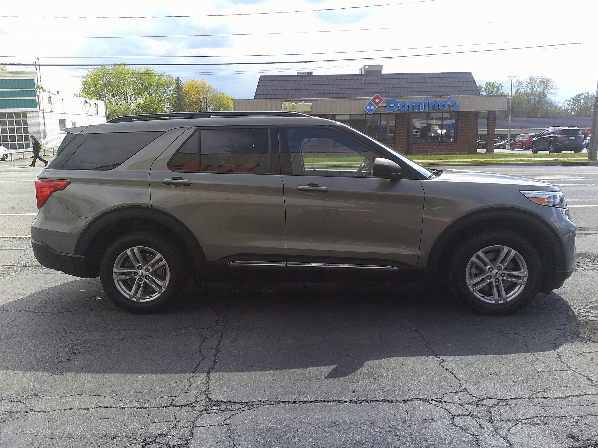 Used 2020 Ford Explorer XLT w/ Comfort Package AWD/4WD image 6
