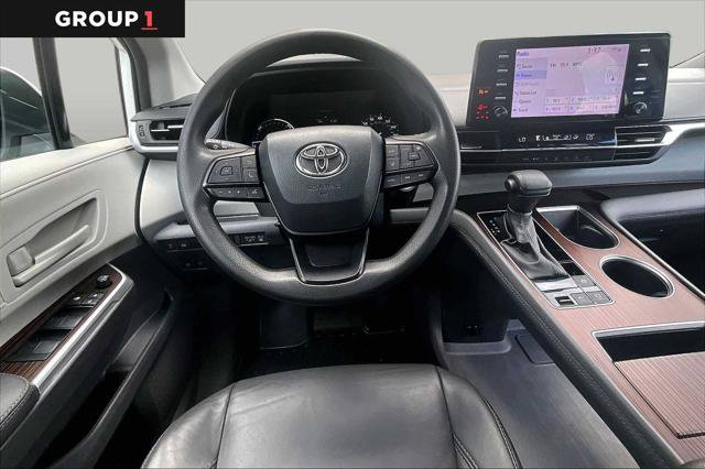 Certified 2023 Toyota Sienna LE FWD image 6