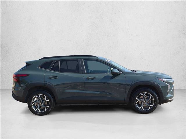 Used 2025 Chevrolet Trax LT w/ LT Convenience Package FWD video 4