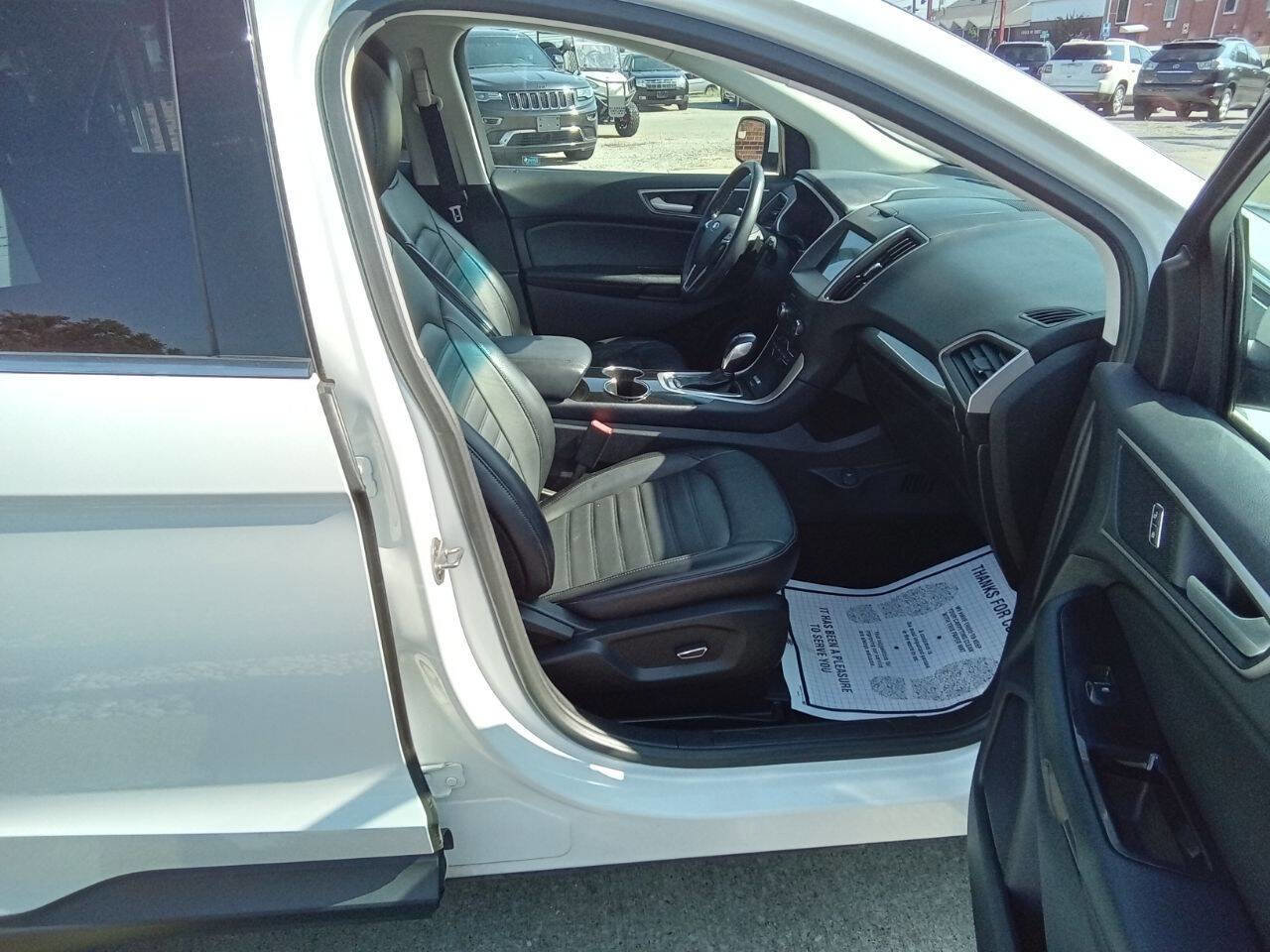 Used 2017 Ford Edge SEL w/ Equipment Group 201A image 3