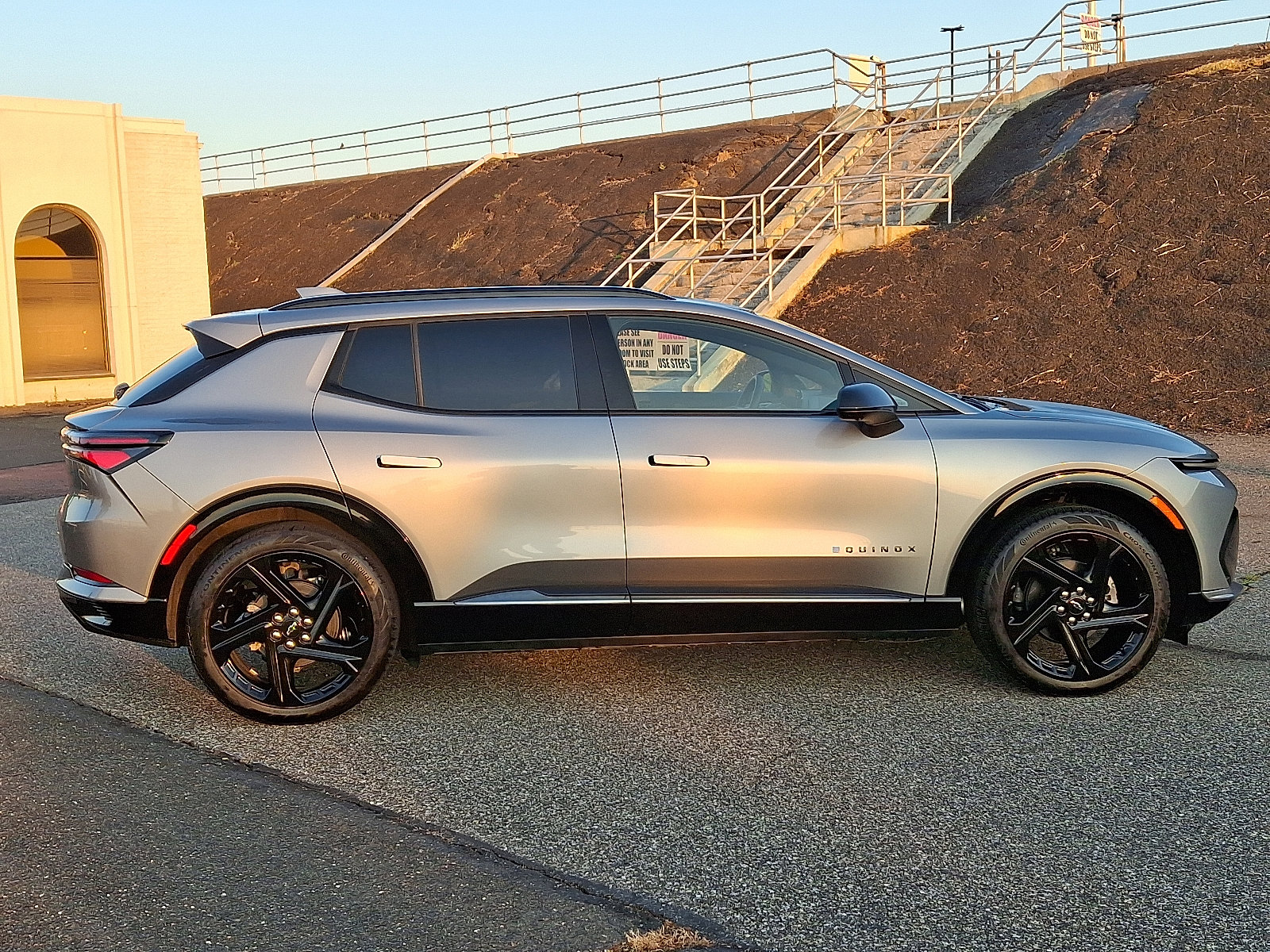 Used 2024 Chevrolet Equinox EV RS image 7