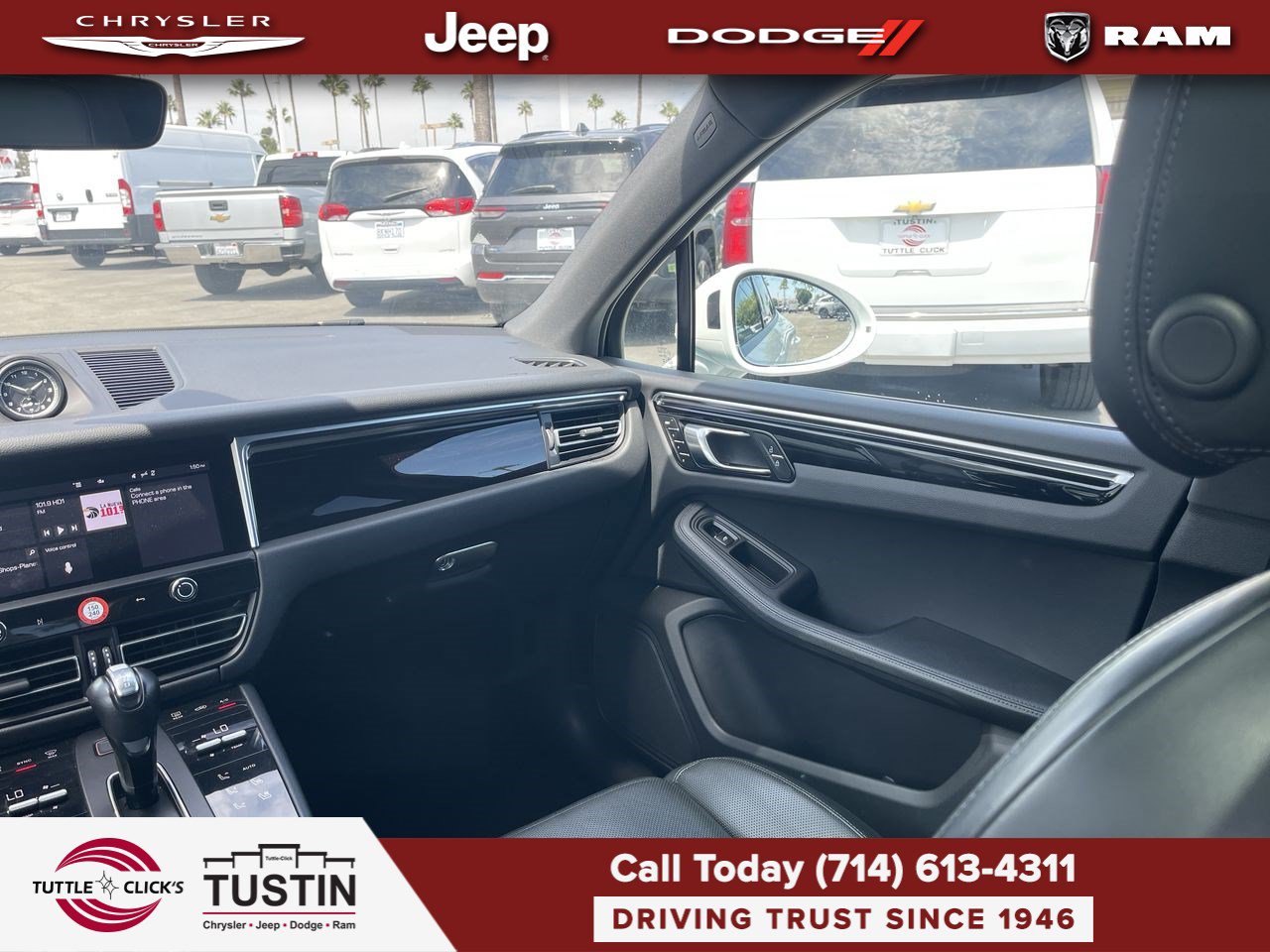 Used 2024 Porsche Macan AWD/4WD image 3