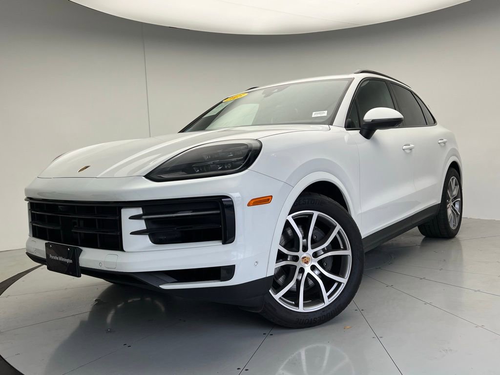 Used 2025 Porsche Cayenne image 1
