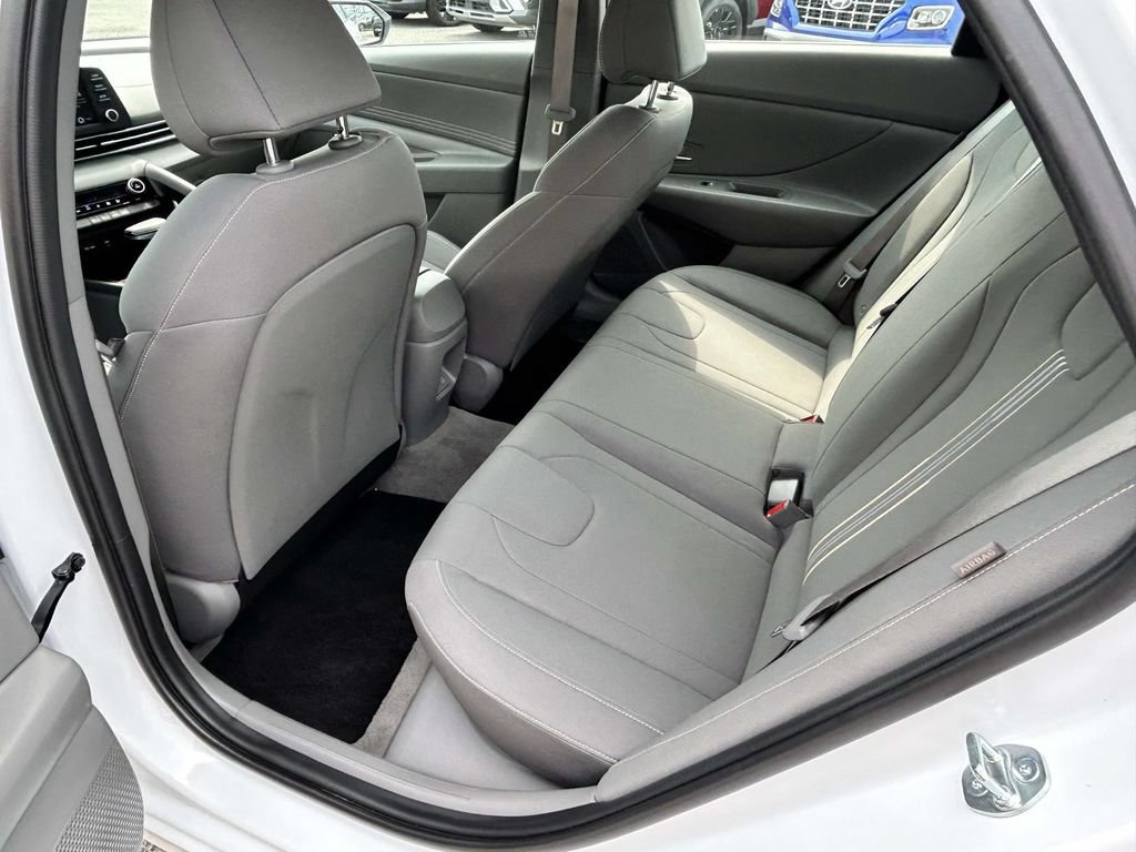 Certified 2025 Hyundai Elantra Sport FWD image 8