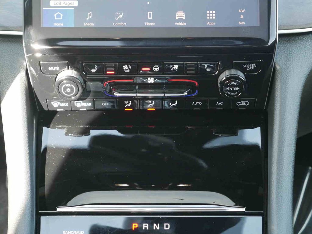 New 2025 Jeep Grand Cherokee Limited w/ Luxury Tech Group II image 6