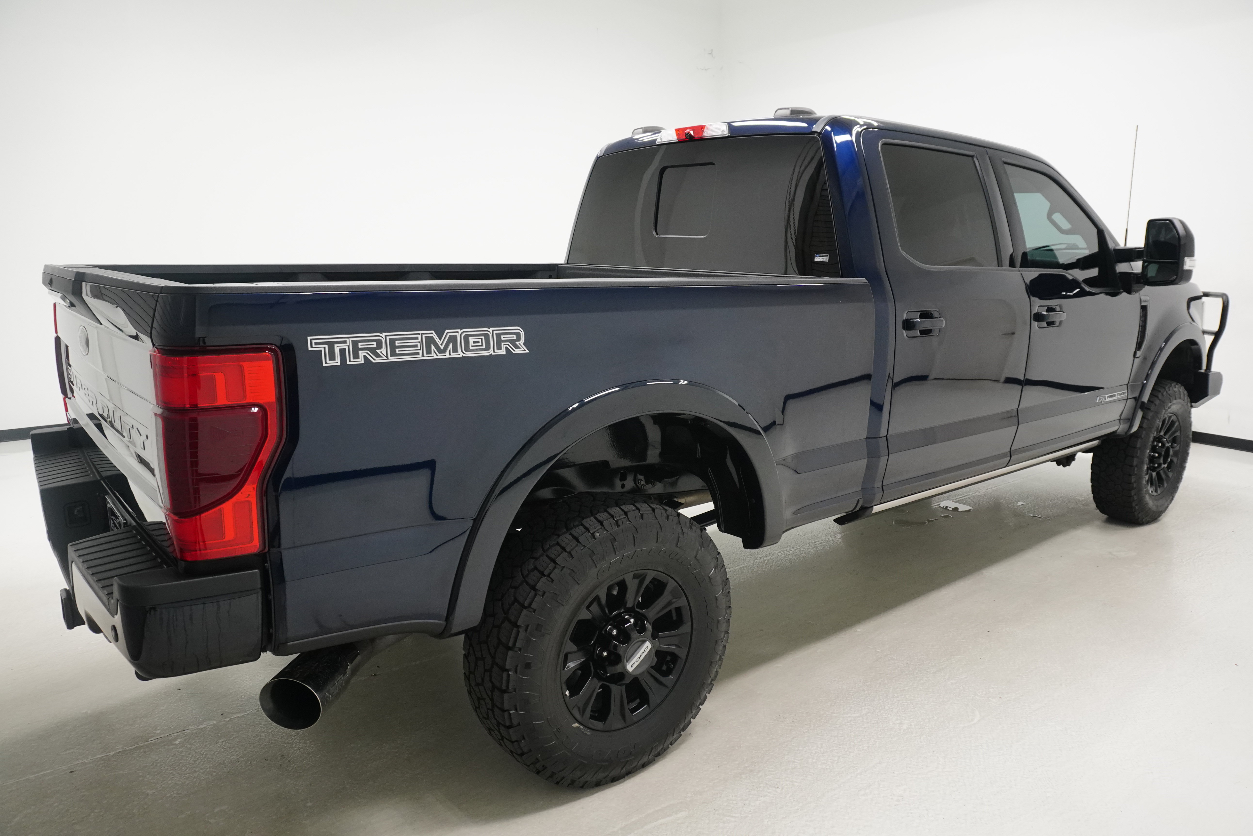 Used 2022 Ford F250 Lariat w/ Tremor Off-Road Package AWD/4WD image 3