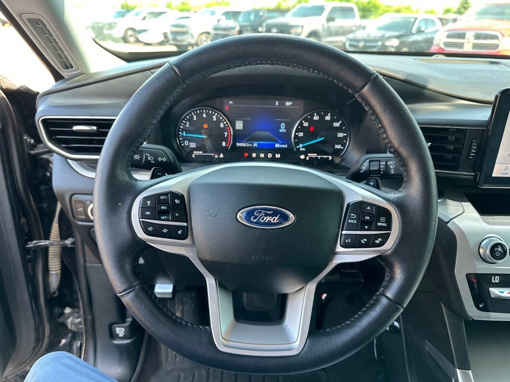 Used 2021 Ford Explorer XLT w/ Equipment Group 202A AWD/4WD image 14