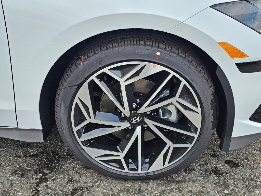 New 2025 Hyundai Ioniq 6 SEL image 9