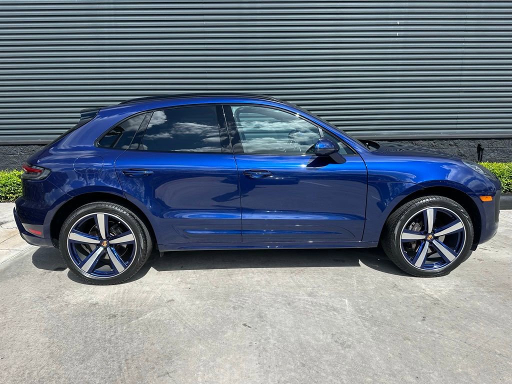Certified 2024 Porsche Macan image 10