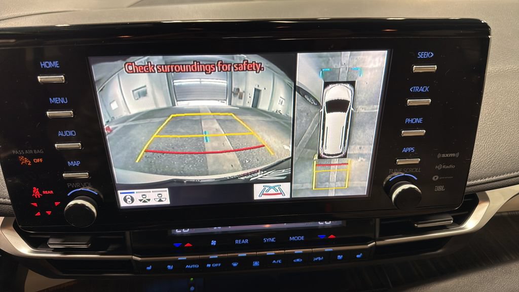 Used 2023 Toyota Sienna Limited AWD/4WD image 29