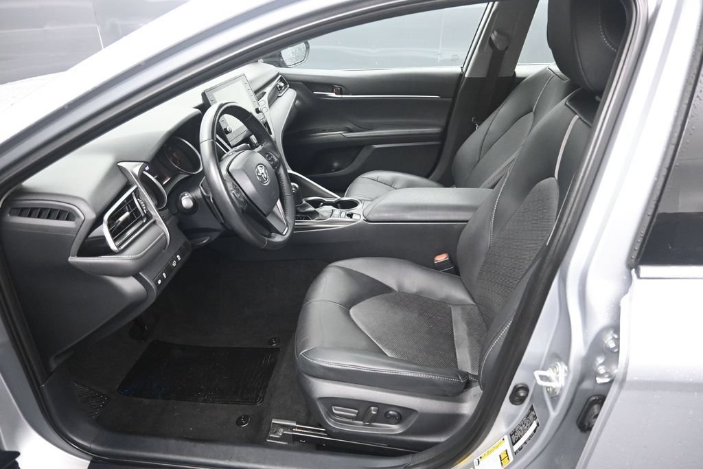 Used 2024 Toyota Camry XSE FWD image 9