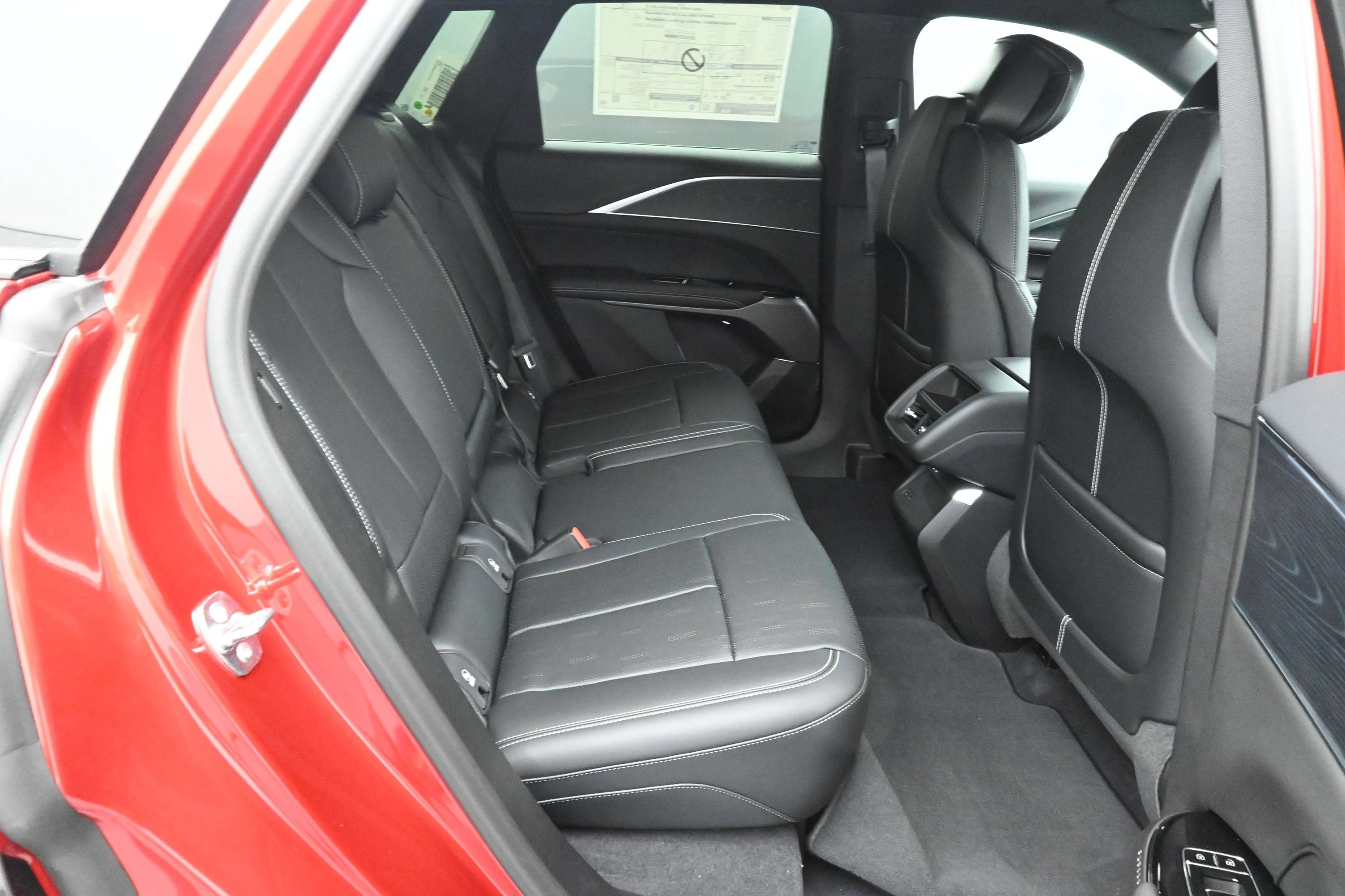 New 2026 Cadillac Lyriq Luxury w/ LPO, Floor Liner Package AWD/4WD image 12