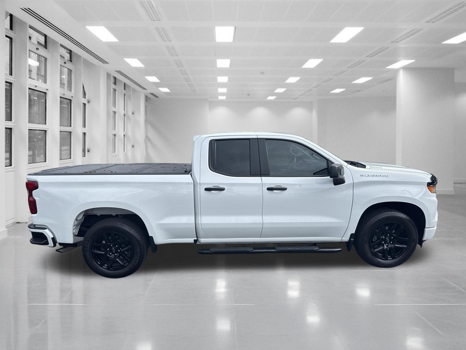 Certified 2024 Chevrolet Silverado 1500 Custom RWD image 4