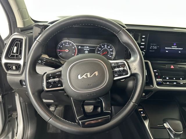 Used 2023 Kia Sorento S image 14