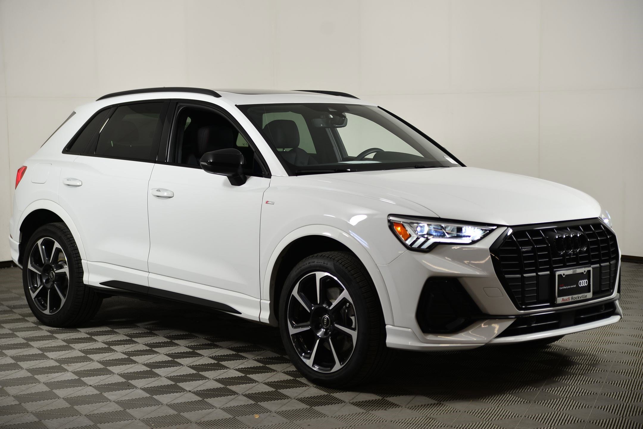 Certified 2025 Audi Q3 2.0T Premium Plus w/ Premium Plus Package image 6