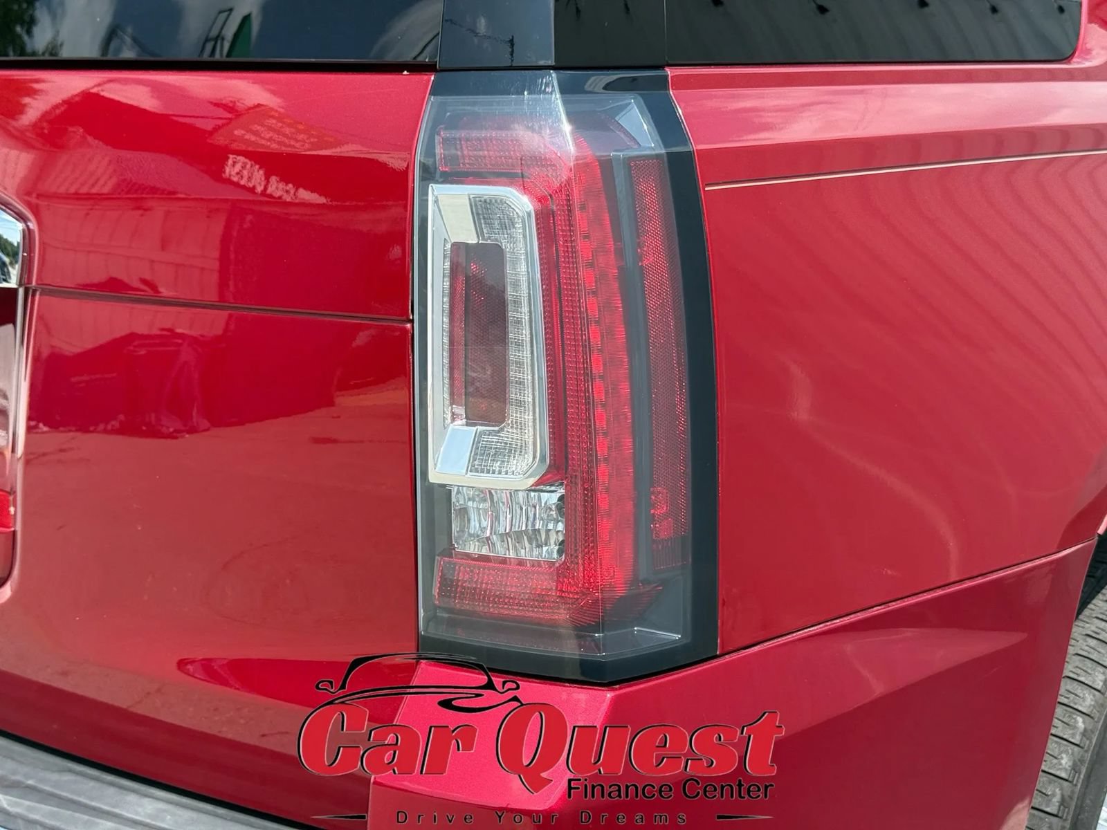 Used 2015 GMC Yukon Denali w/ Premium Package AWD/4WD image 28