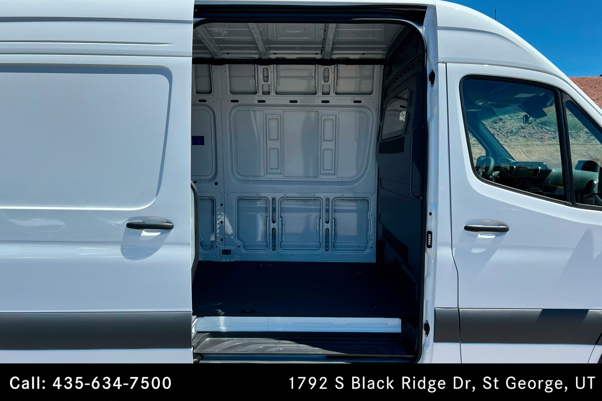 Used 2025 Mercedes-Benz Sprinter 2500 image 17