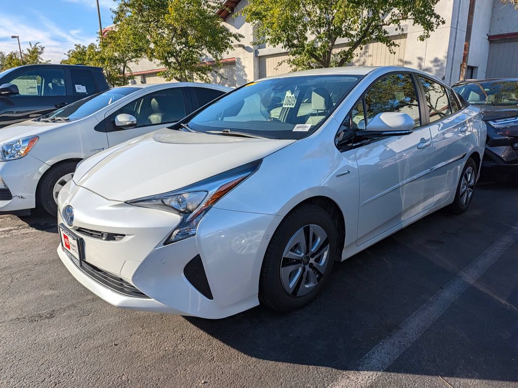 Used 2017 Toyota Prius Three FWD image 5