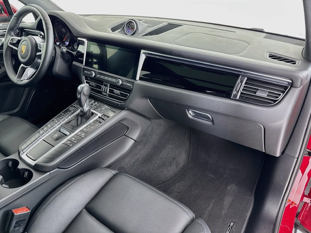 Certified 2020 Porsche Macan AWD/4WD image 31