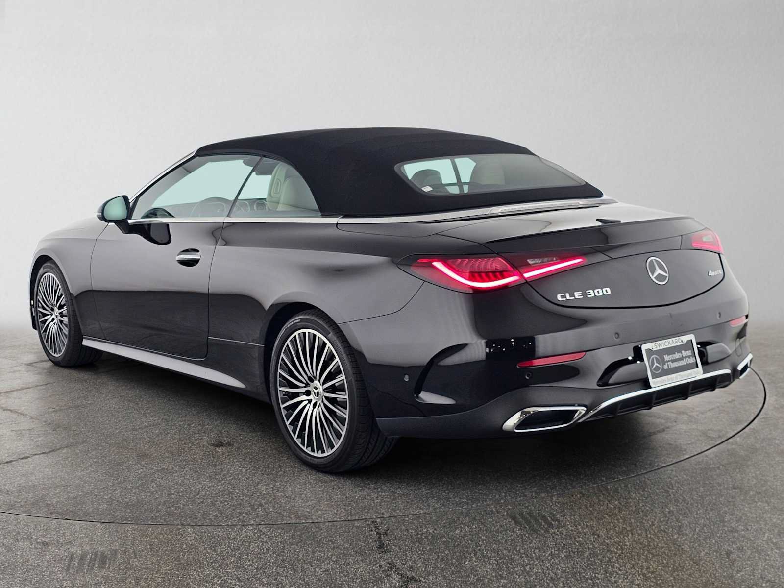 Used 2026 Mercedes-Benz CLE 300 4MATIC Cabriolet image 5