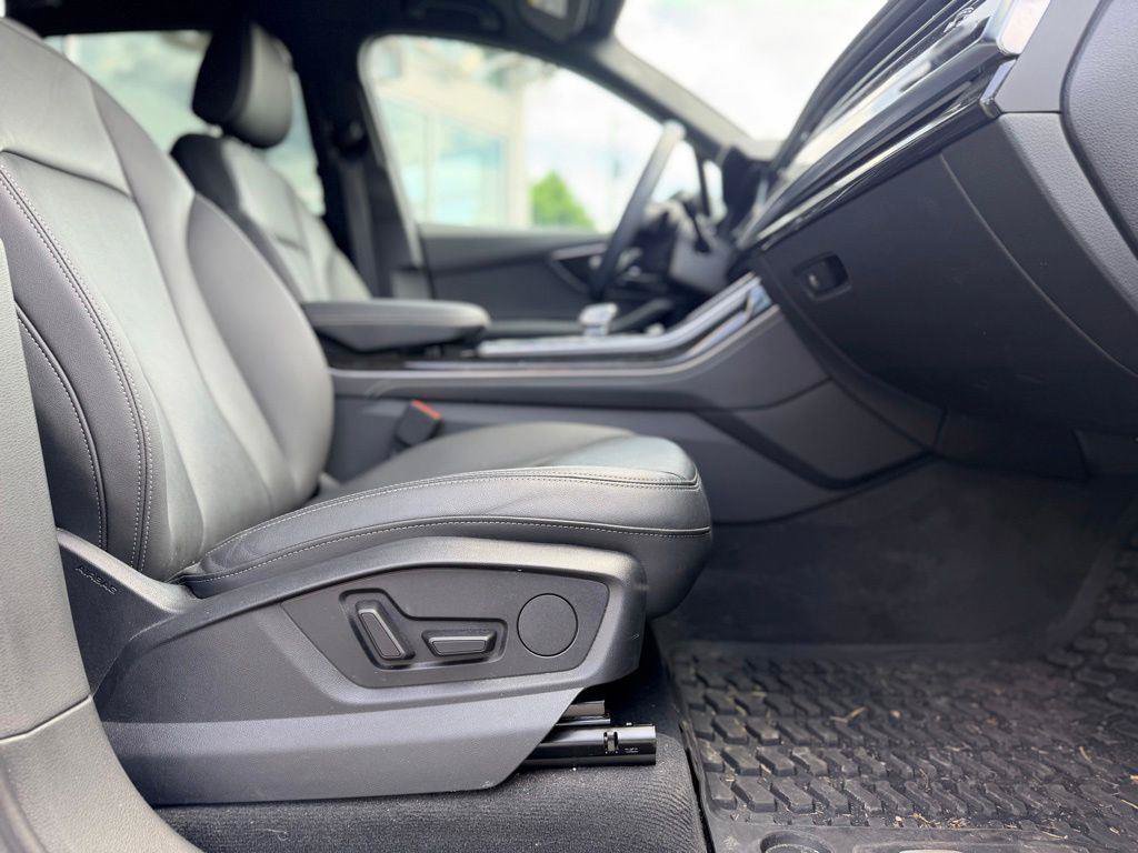 Certified 2025 Audi Q7 2.0T Premium Plus w/ Premium Plus Package AWD/4WD image 21
