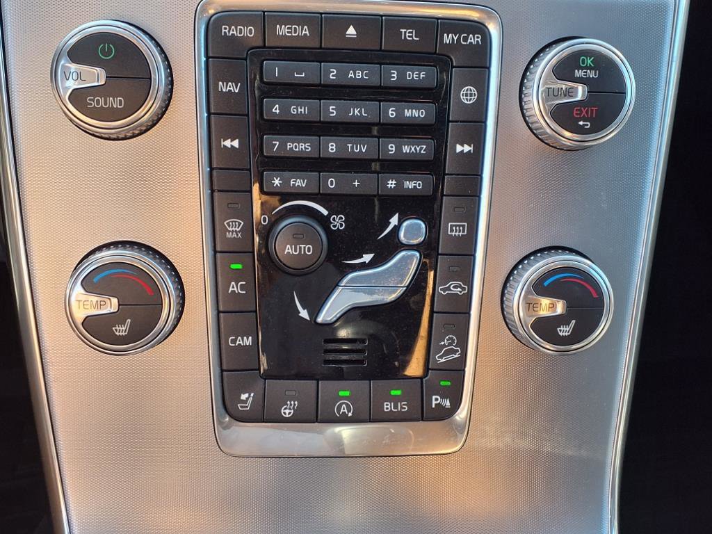 Used 2018 Volvo V60 T5 Cross Country w/ Convenience Package image 25