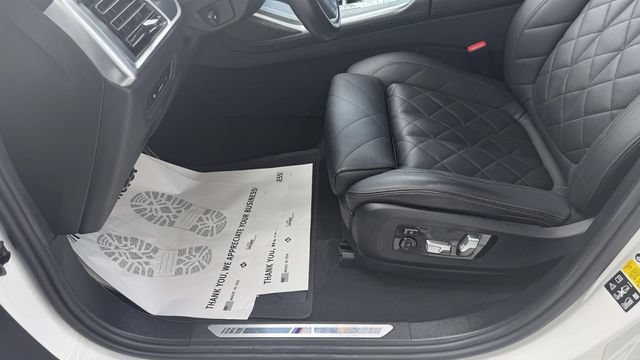 Used 2024 BMW X7 xDrive40i w/ M Sport Package AWD/4WD image 48