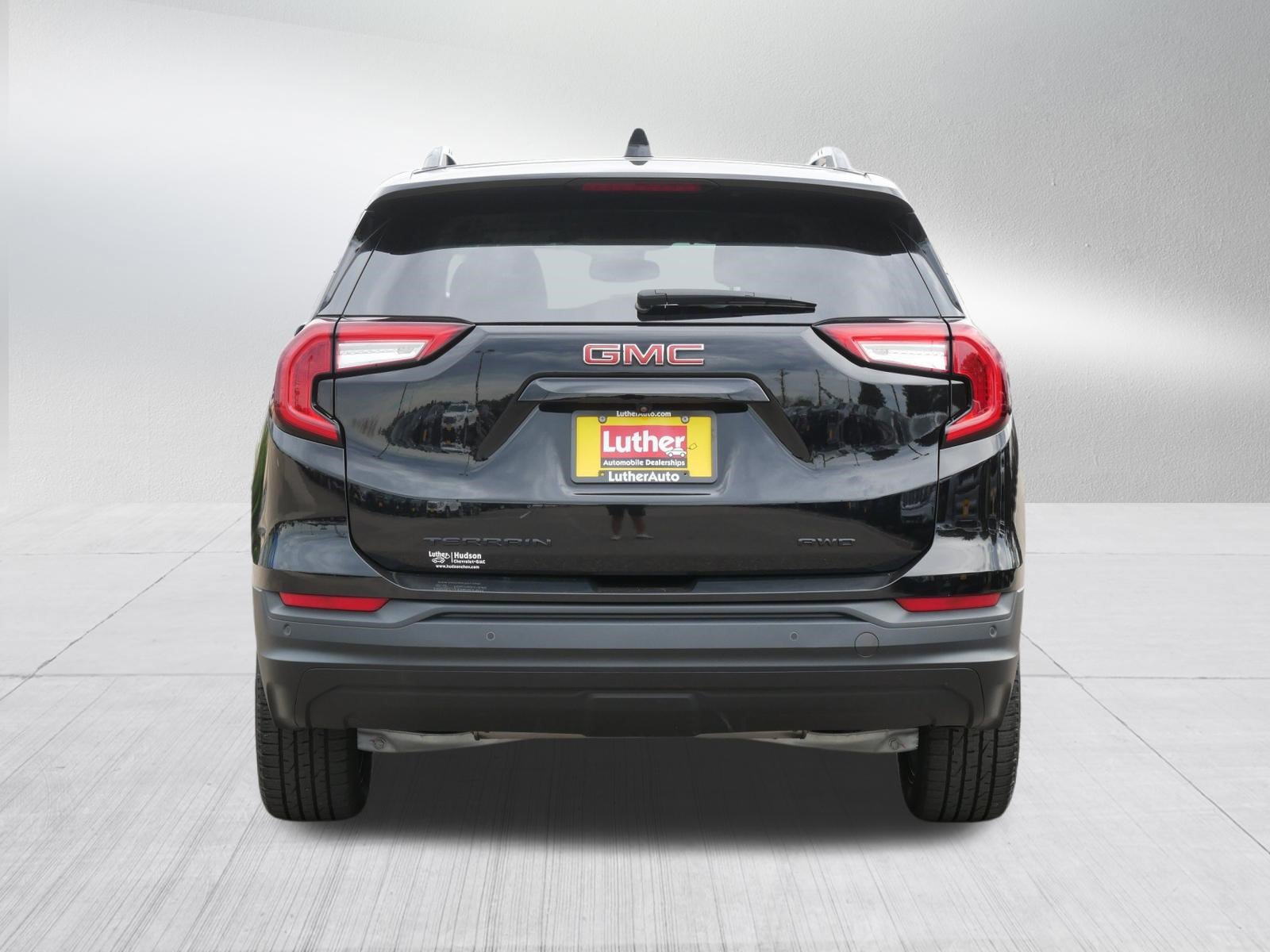 Used 2024 GMC Terrain SLE w/ Driver Convenience Package AWD/4WD image 6
