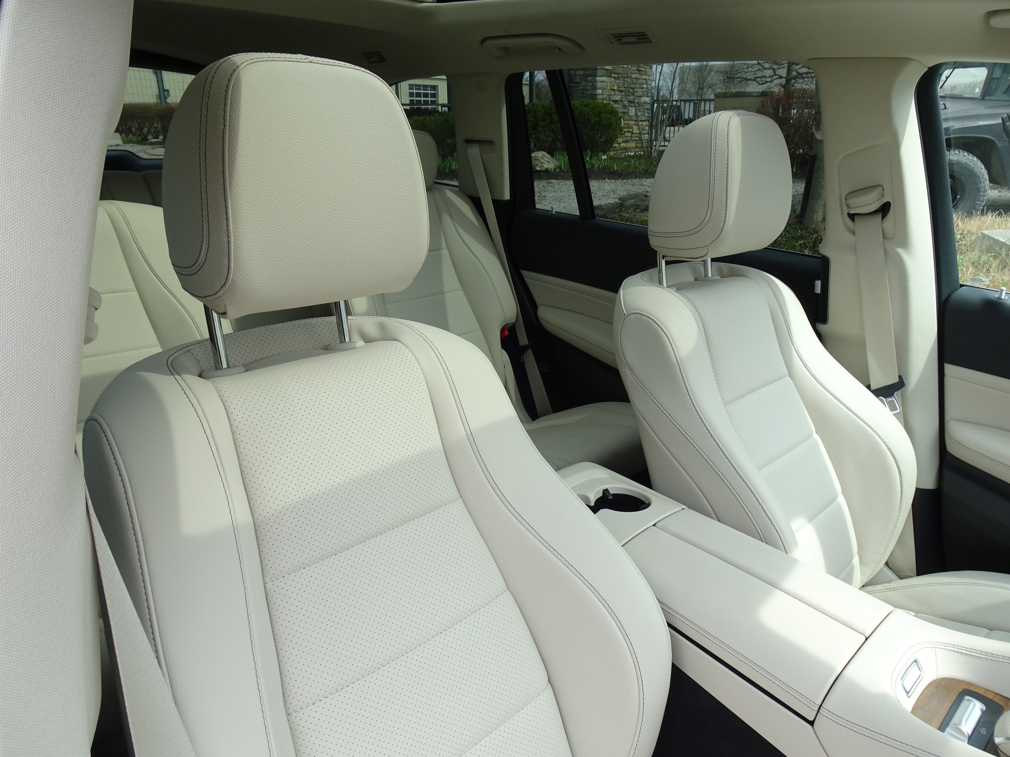 Used 2024 Mercedes-Benz GLS 450 4MATIC image 31