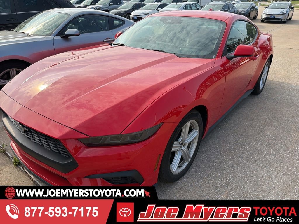 Used 2026 Ford Mustang Premium RWD image 1