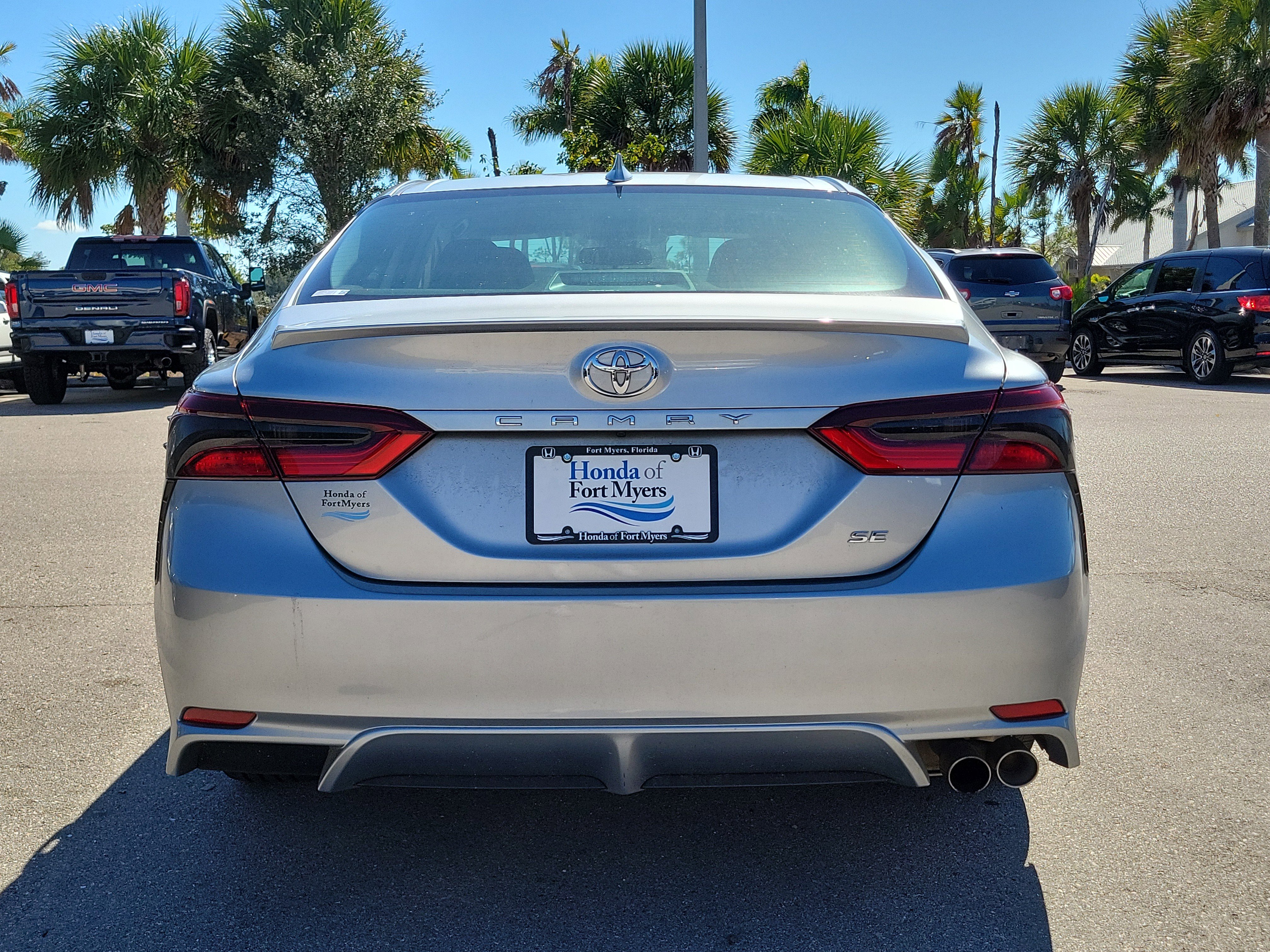 Used 2023 Toyota Camry SE image 5