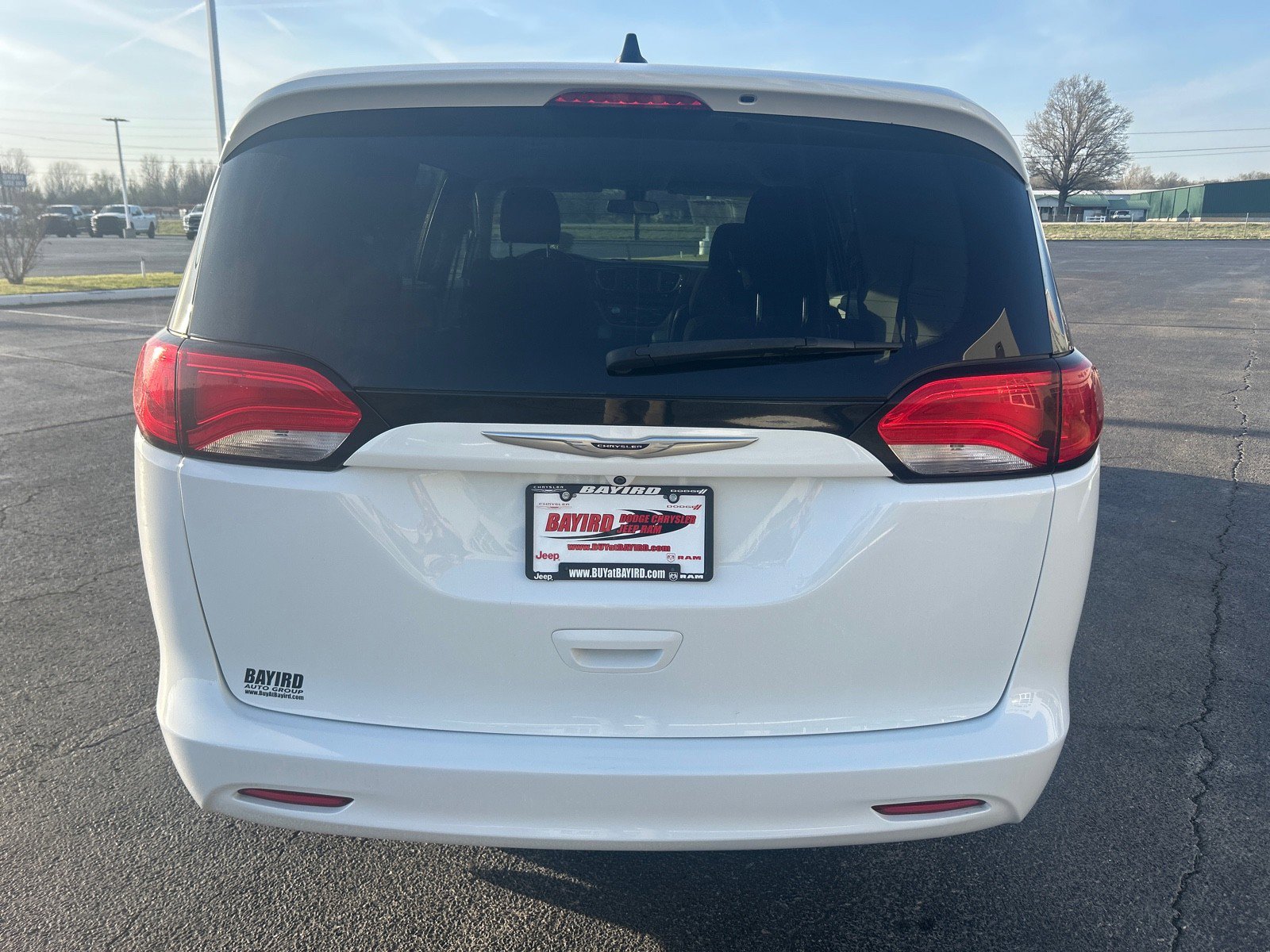 Used 2021 Chrysler Voyager LX image 7
