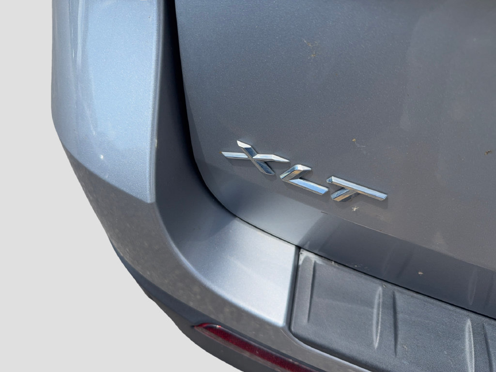Used 2023 Ford Explorer XLT AWD/4WD image 9
