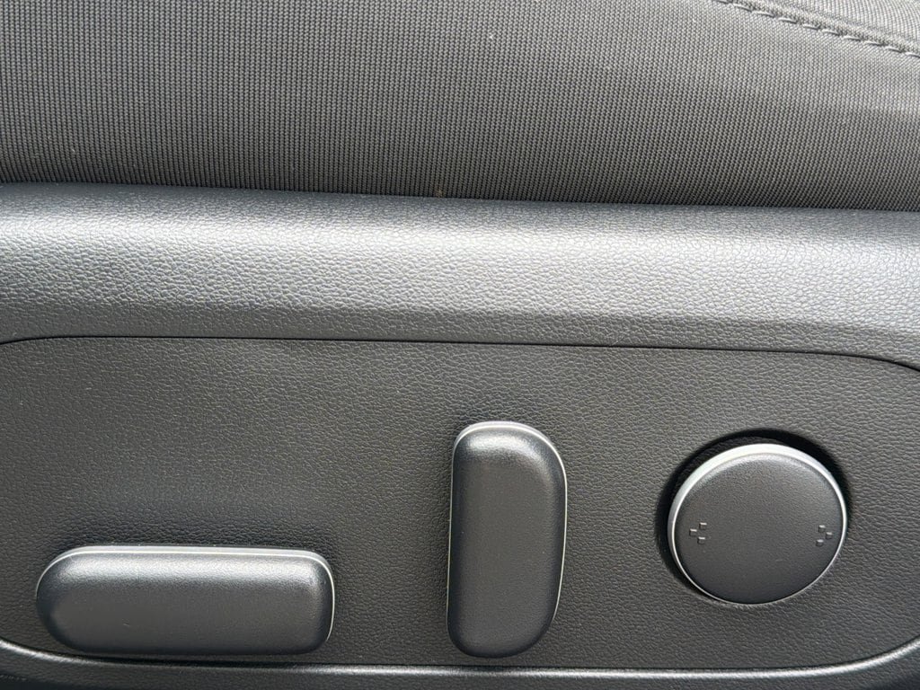 Certified 2025 Hyundai Ioniq 5 SE AWD/4WD image 17